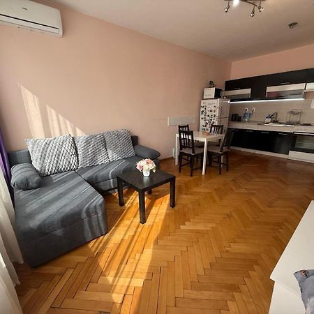 Lovely City Center 1Bd, 1Bt Apartment Σόφια Εξωτερικό φωτογραφία