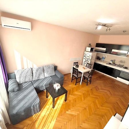 Lovely City Center 1Bd, 1Bt Apartment Σόφια Εξωτερικό φωτογραφία
