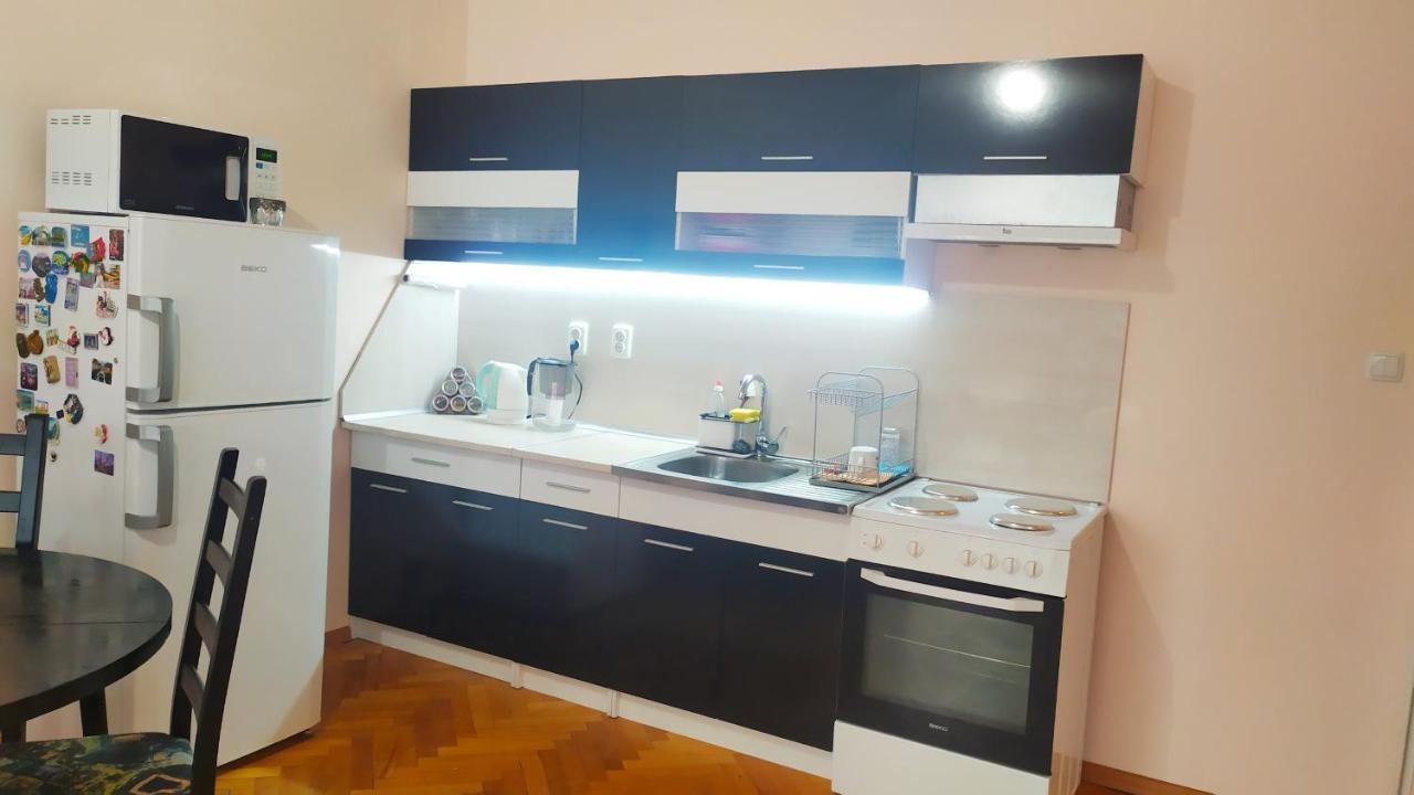 Lovely City Center 1Bd, 1Bt Apartment Σόφια Εξωτερικό φωτογραφία